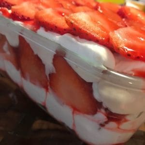 Strawberry Tiramisu - FlyPeachPie