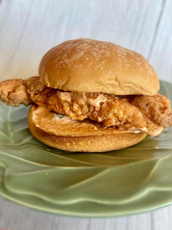 Popeye's Spicy Chicken Sandwich Copycat Recipe - FlyPeachPie